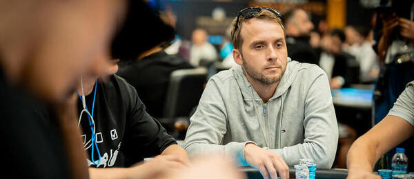 Ondřej Drozd je chipleaderem 1B Main Eventu