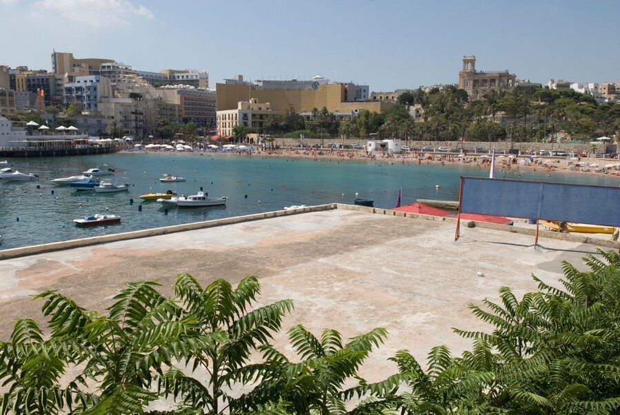 Casino Malta se nachází v&nbsp;hotelu Intercontinental (v pozadí)